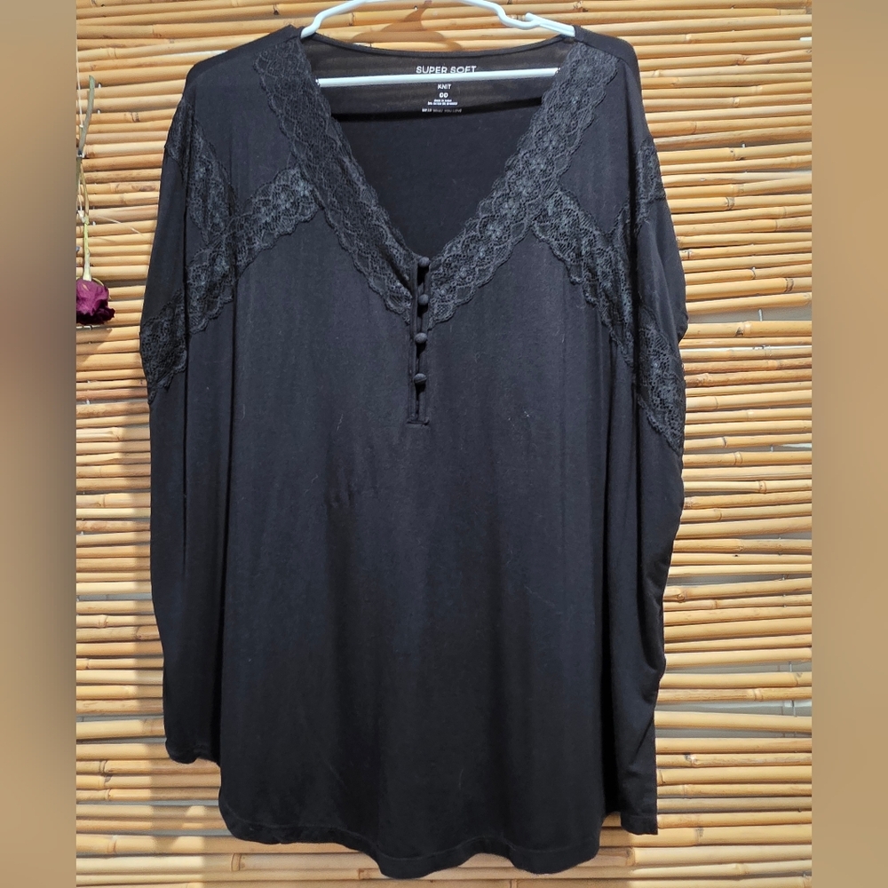 Torrid Size 00 / Large Black Lace Trimmed Blouse V-neck Tshirt Short Sleeve